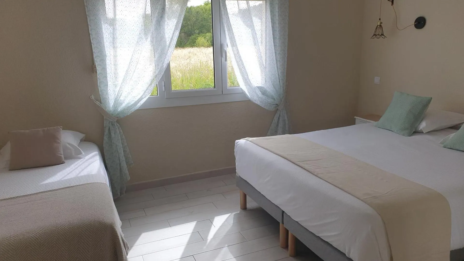 Le Mas Des Quintrands Manosque - Motel De Charme فندق